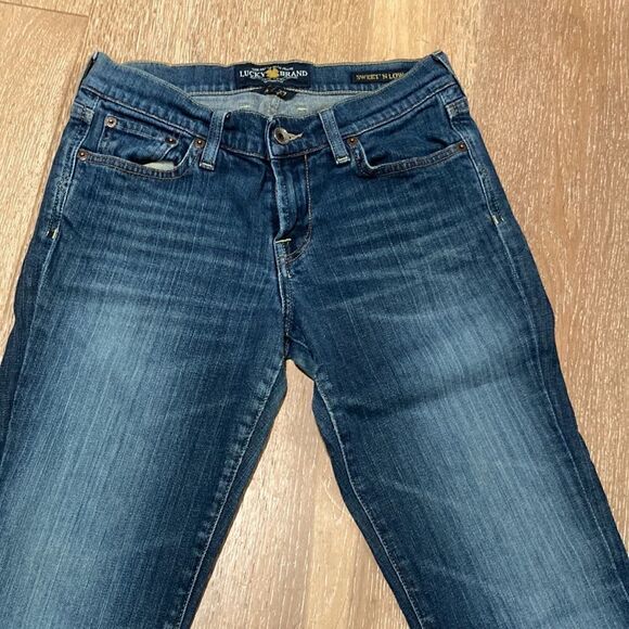 Lucky Brand Sweet N Low Boot Cut Medium Blue Wash Factory Faded Preowned Jeans - Picture 4 of 9